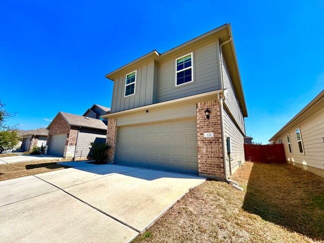 221 Granary Dr in Uhland, TX - Building Photo - Building Photo