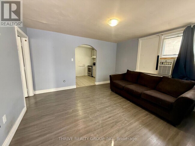 1203 Dundas St in London, ON - Building Photo - Building Photo