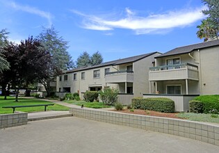 Trinity Way Apartments in Fremont, CA - Foto de edificio - Building Photo