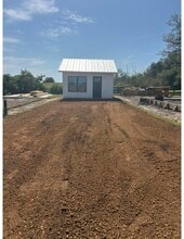 7899 TX-159 in Fayetteville, TX - Building Photo - Building Photo