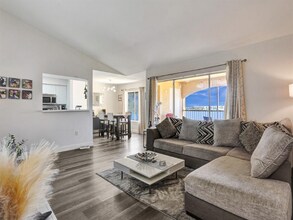 2351 NW 33rd St in Oakland Park, FL - Building Photo - Building Photo