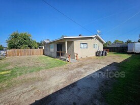 908 S Sinclair Ave in Stockton, CA - Building Photo