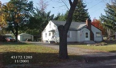 901 N Locust Rd, Unit main floor room in Spokane, WA - Building Photo - Building Photo