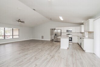 1855 5th Pl in Vero Beach, FL - Building Photo - Building Photo