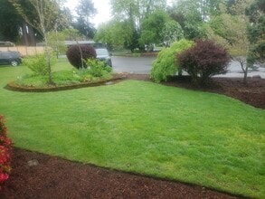 1609 NE 129th Pl in Portland, OR - Building Photo - Building Photo