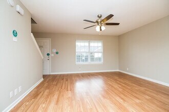 843 Kanatak Ln in Murfreesboro, TN - Foto de edificio - Building Photo