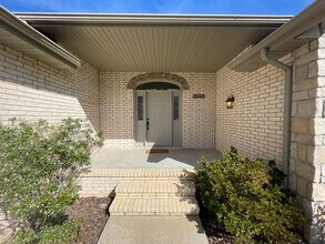 2660 S Laurel Ave in Springfield, MO - Building Photo - Building Photo