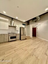 21 E 6th St in Tempe, AZ - Foto de edificio - Building Photo