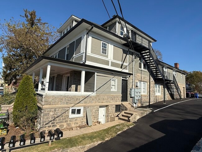 213 Ely Ave in Norwalk, CT - Building Photo - Building Photo