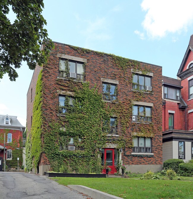 Herkimer Apartments in Hamilton, ON - Building Photo - Building Photo