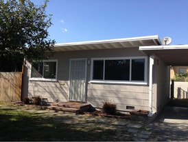 555 S Indian Hill Blvd in Claremont, CA - Building Photo