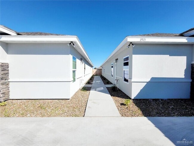 1913 Davenport St in Weslaco, TX - Building Photo - Building Photo