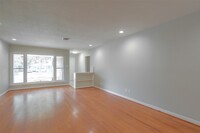 2103 Latexo Dr, Unit 1011 in Houston, TX - Building Photo - Building Photo