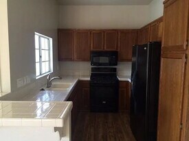 3740 S Bear St in Santa Ana, CA - Building Photo