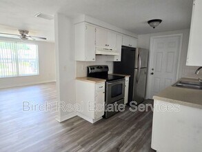 7904 Ironbark Dr in Port Richey, FL - Building Photo - Building Photo