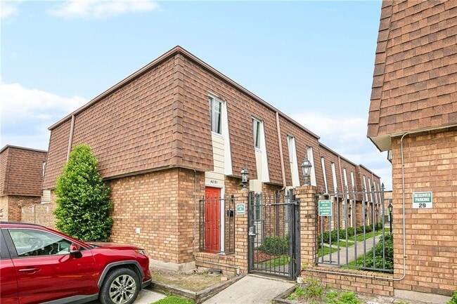 4083 Division St, Unit 4083 in Metairie, LA - Foto de edificio - Building Photo