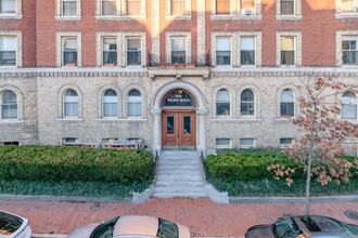 Ware Hall in Cambridge, MA - Building Photo - Building Photo