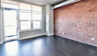 804 S Clark St in Chicago, IL - Building Photo