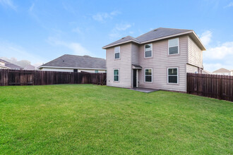 13811 Winding Path Ln in Willis, TX - Building Photo - Building Photo