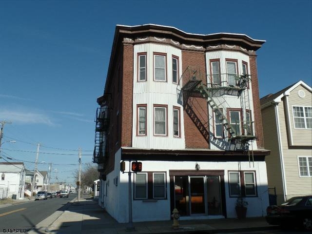 633 Arctic Ave in Atlantic City, NJ - Foto de edificio