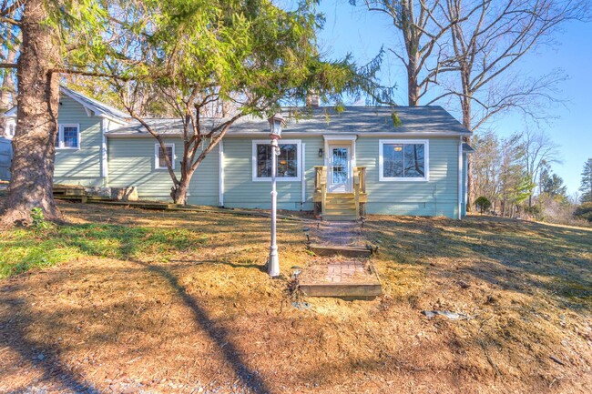 property at 110 Orchard View Ln