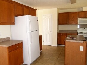 135 Magnolia Gardens Dr in Jacksonville, NC - Building Photo - Building Photo