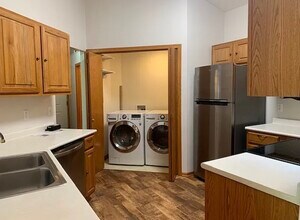 2447 Patricia Dr in Urbandale, IA - Building Photo - Building Photo