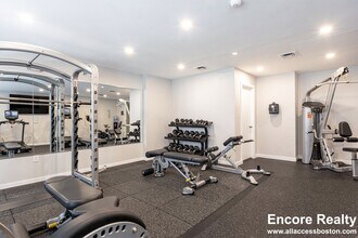 100 Jersey St in Boston, MA - Foto de edificio - Building Photo