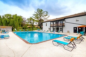 Willow Apartments in Nashville, TN - Foto de edificio - Building Photo
