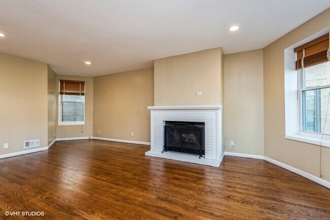 4026 N Clarendon Ave in Chicago, IL - Building Photo - Building Photo