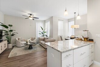 263 10th St in Jersey City, NJ - Building Photo - Building Photo