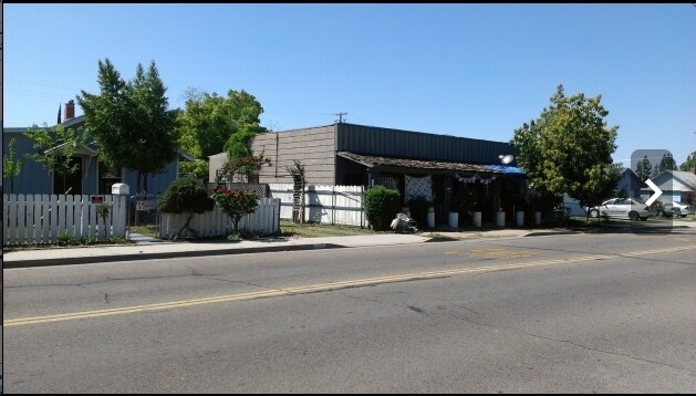 Selma Four in Selma, CA - Building Photo