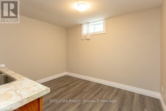 811 Nixon Ave in London, ON - Building Photo - Building Photo