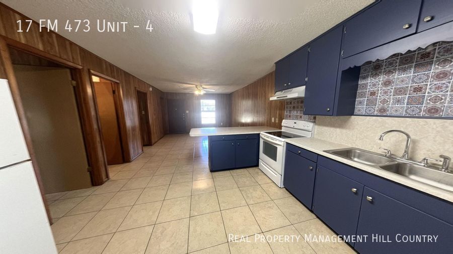 17 Ranch to Market Rd 473 in Comfort, TX - Building Photo