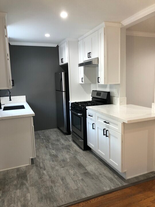 1754 9th St, Unit B in Santa Monica, CA - Building Photo