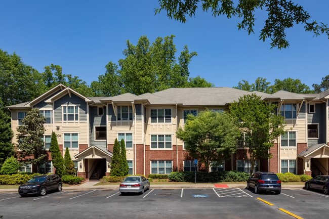 Constitution Apartments in Atlanta, GA - Foto de edificio - Primary Photo