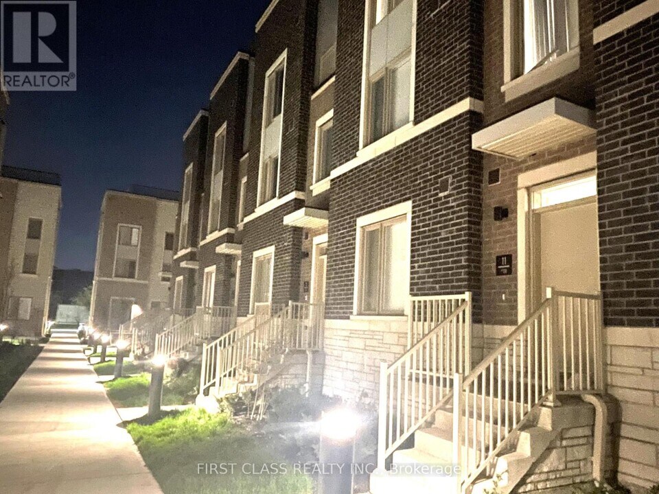 11-111 Almond Blossom Mews in Vaughan, ON - Building Photo