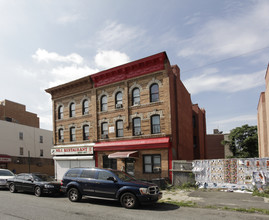 822 Knickerbocker Ave in Brooklyn, NY - Building Photo - Building Photo