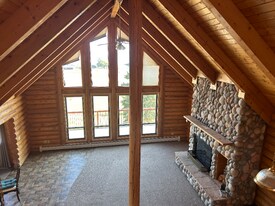325 Spring Creek Rd in Somers, MT - Building Photo