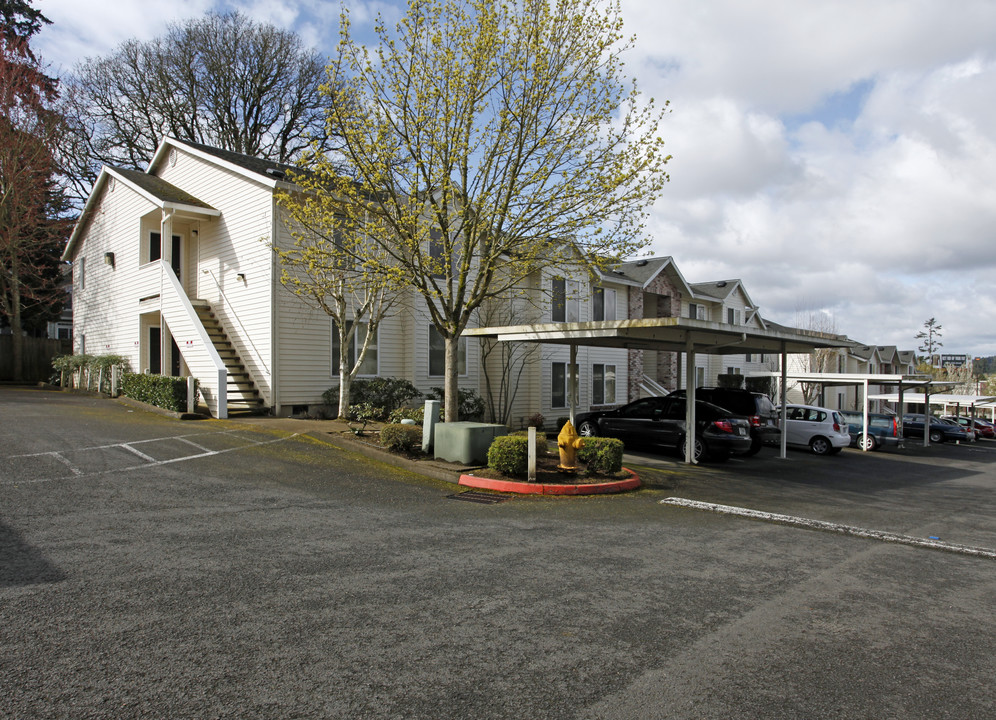 Mallard Ridge in Lake Oswego, OR - Building Photo