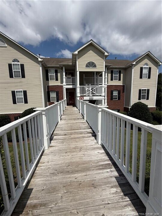 340 Bubble Creek Ct in Fayetteville, NC - Building Photo