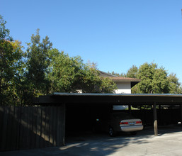 1974 Desert Cir in Walnut Creek, CA - Building Photo - Building Photo