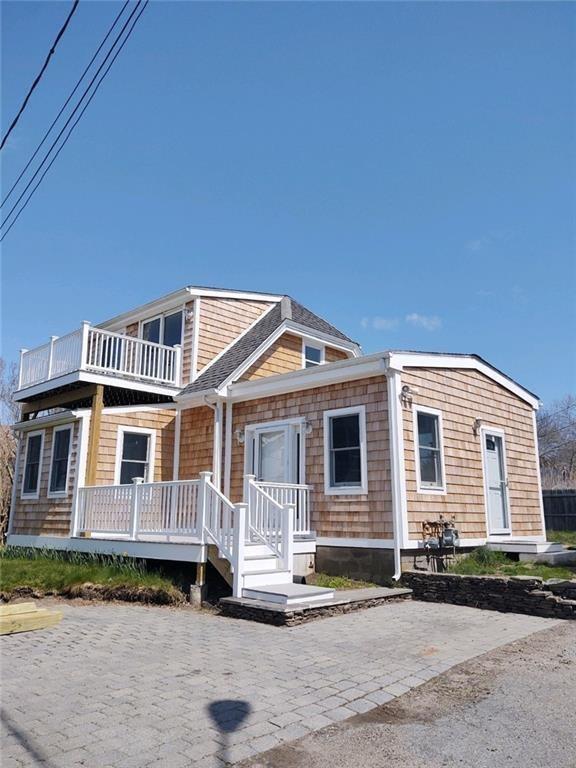 property at 17 Crescent Rd