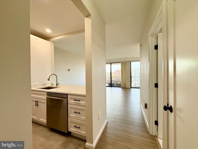 property at 4141 Henderson Rd