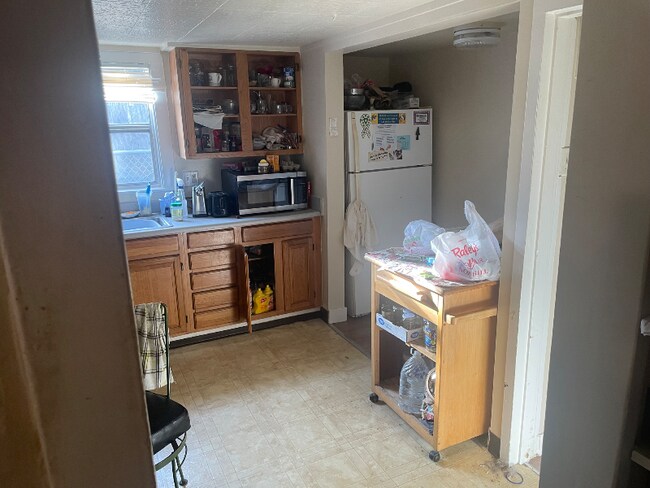 2027 W Ave 133rd in San Leandro, CA - Foto de edificio - Building Photo