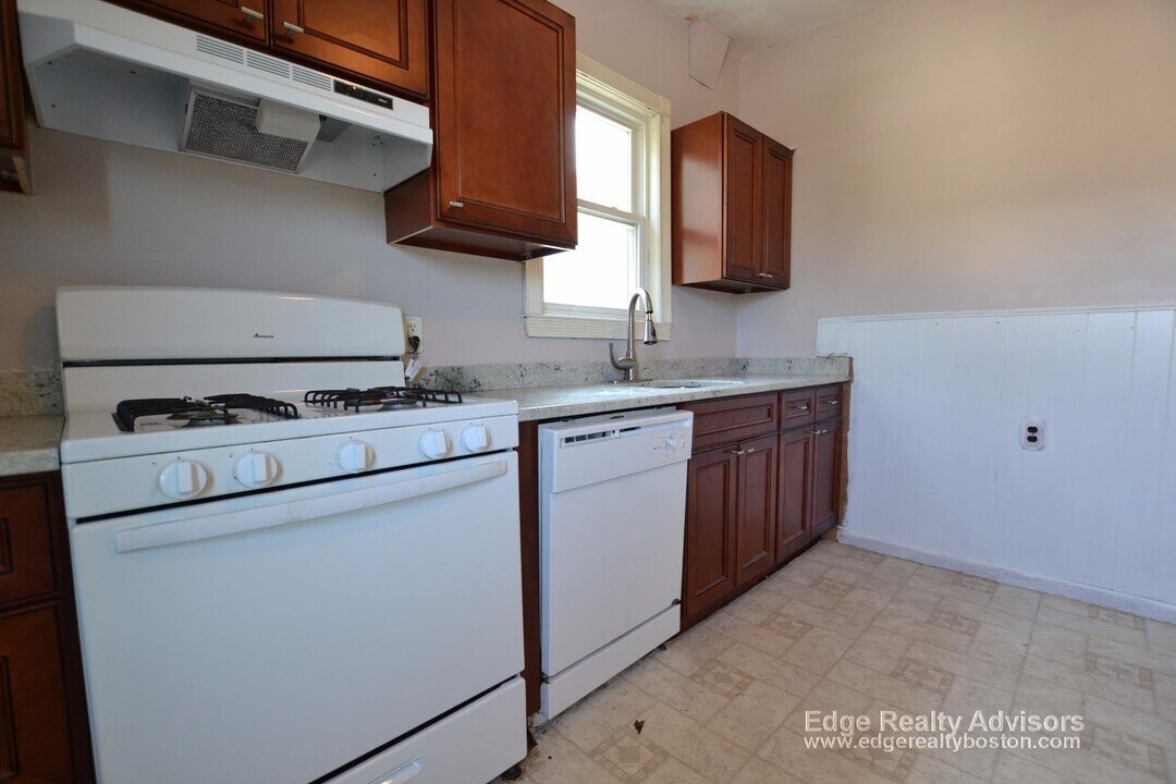 16 Langley Rd, Unit 2 in Boston, MA - Building Photo