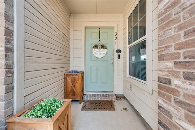 301 Oxford St in Burleson, TX - Building Photo - Building Photo