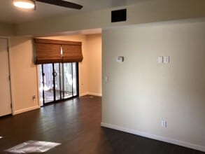 1160 Hilltop Rd in Santa Maria, CA - Foto de edificio - Building Photo