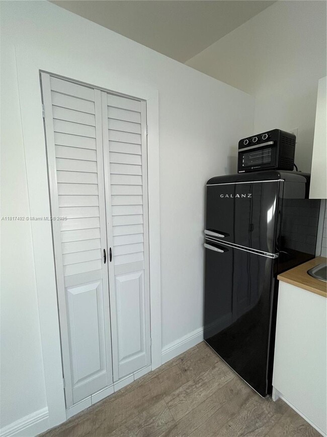 52 NW 68th St in Miami, FL - Building Photo - Building Photo