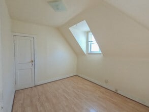 1324 W Holt Ave, Unit 1324A Upper in Milwaukee, WI - Building Photo - Building Photo